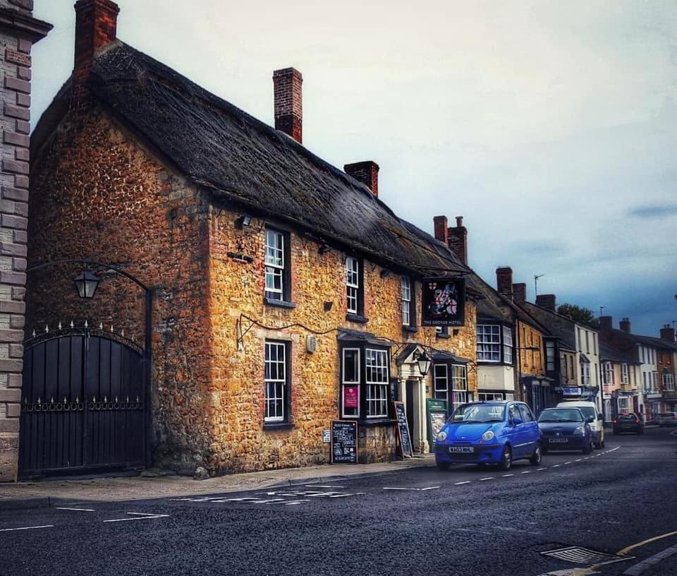 The George Hotel Castle Cary Exterior photo